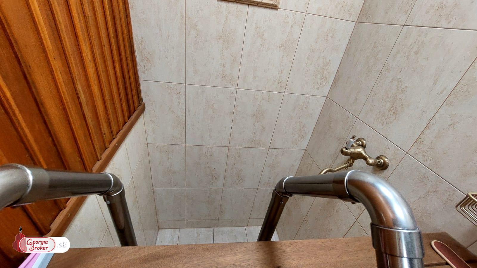 в аренду дом с новым ремонтом 10-комнат