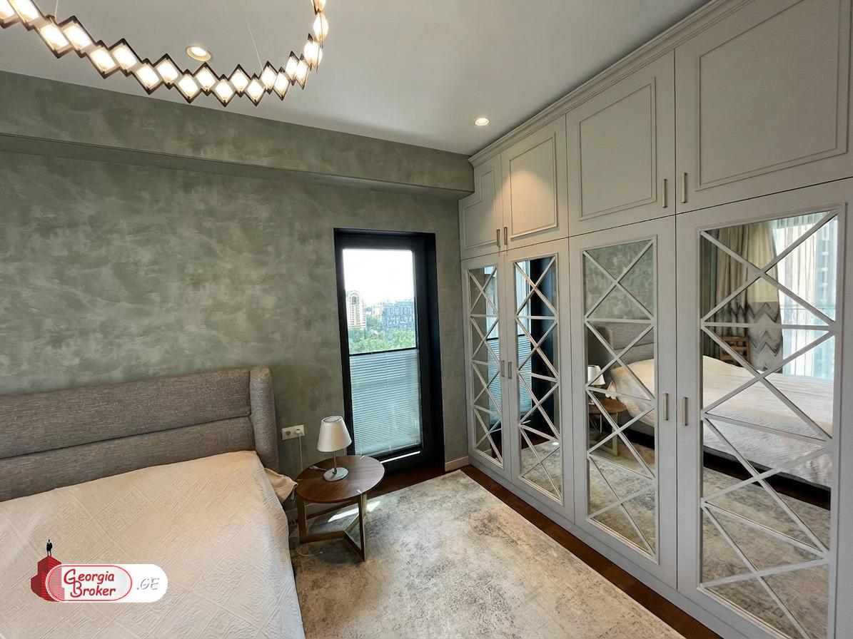 nearly repaired 5-room apartment for sale