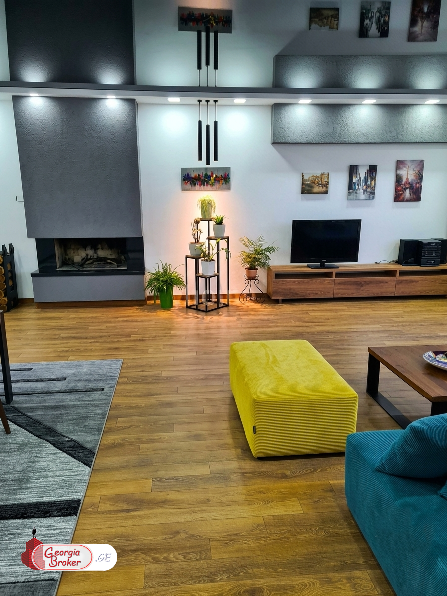 nearly repaired 7-room house for sale