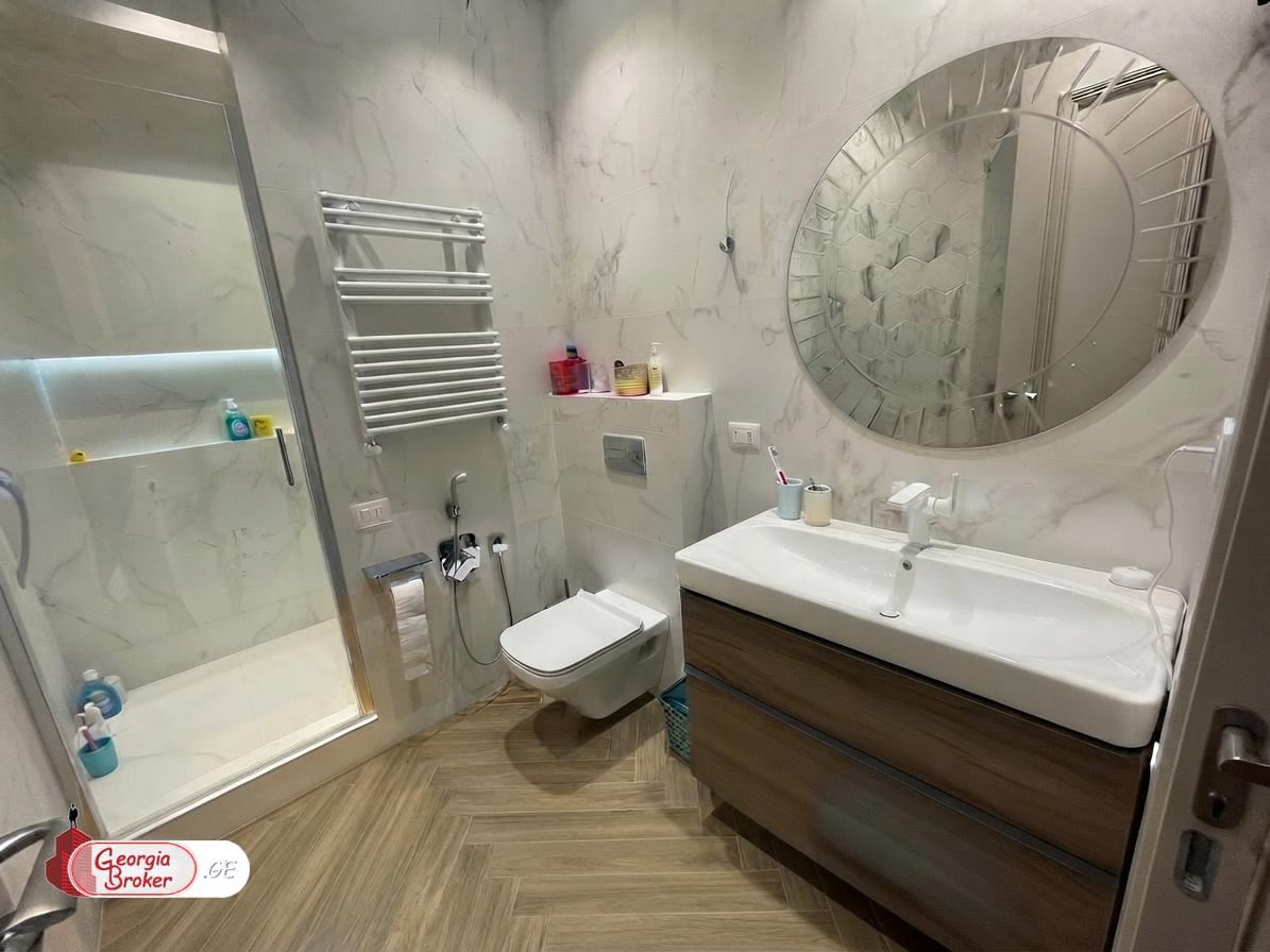 nearly repaired 5-room apartment for sale