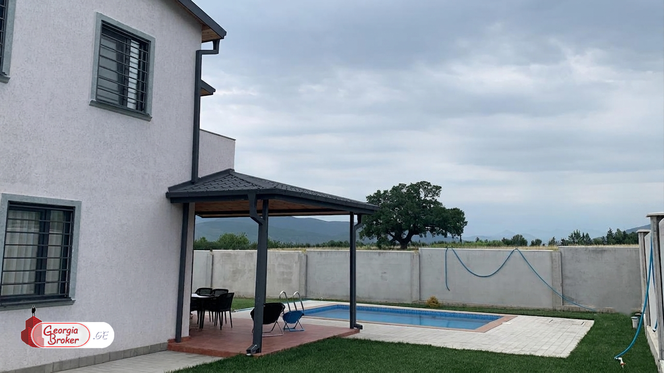 nearly repaired 6-room house for sale