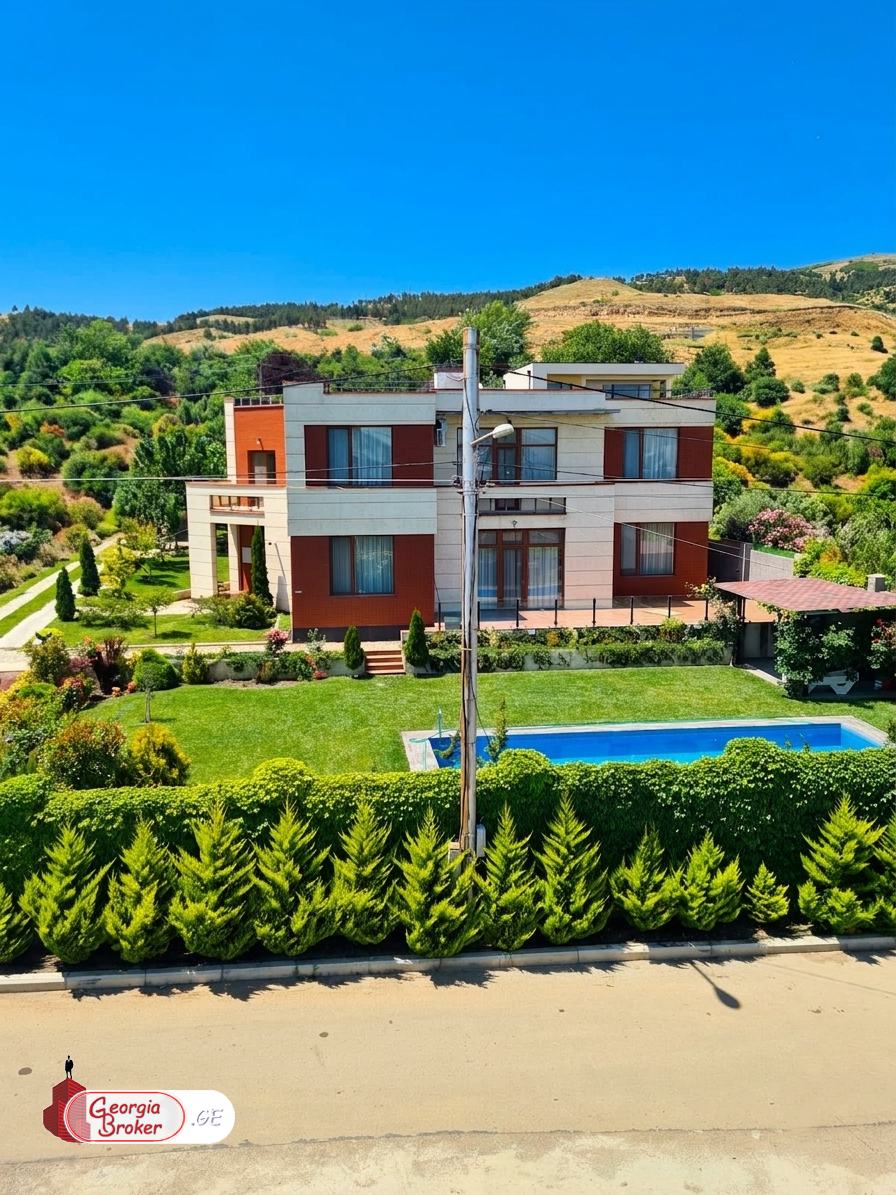 nearly repaired 7-room house for sale