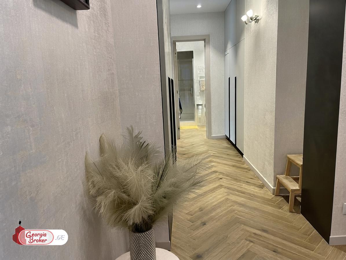 nearly repaired 5-room apartment for sale