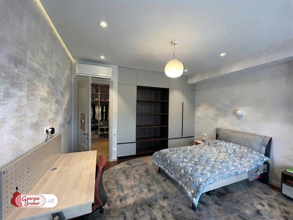 nearly repaired 5-room apartment for sale