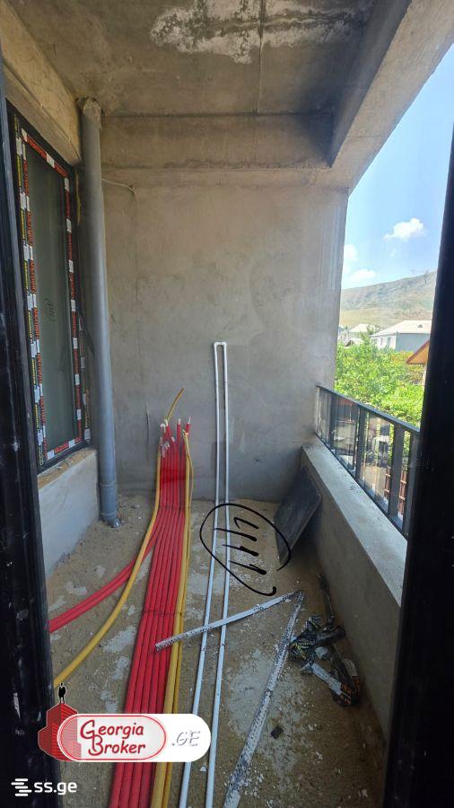 იყიდება ახალი აშენებული 2 ოთახიანი ბინა რუსთავში