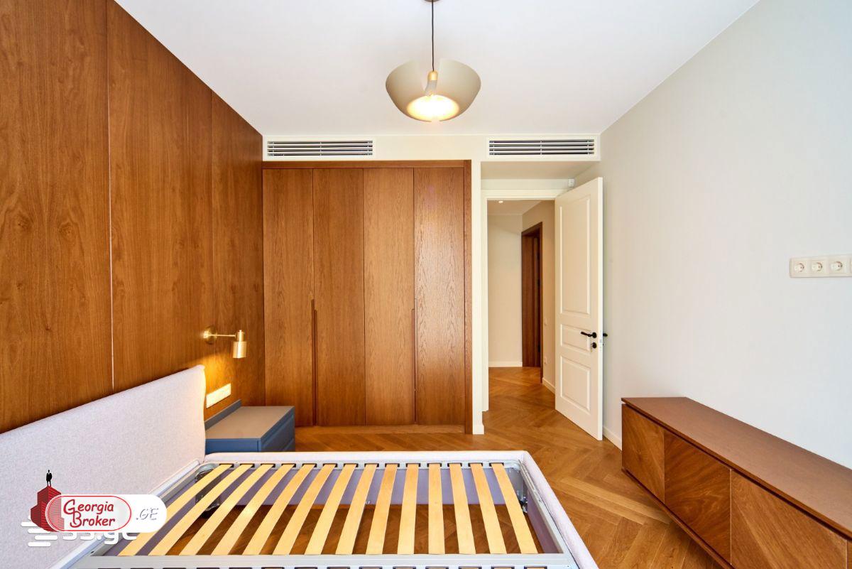 nearly repaired 3-room apartment for sale