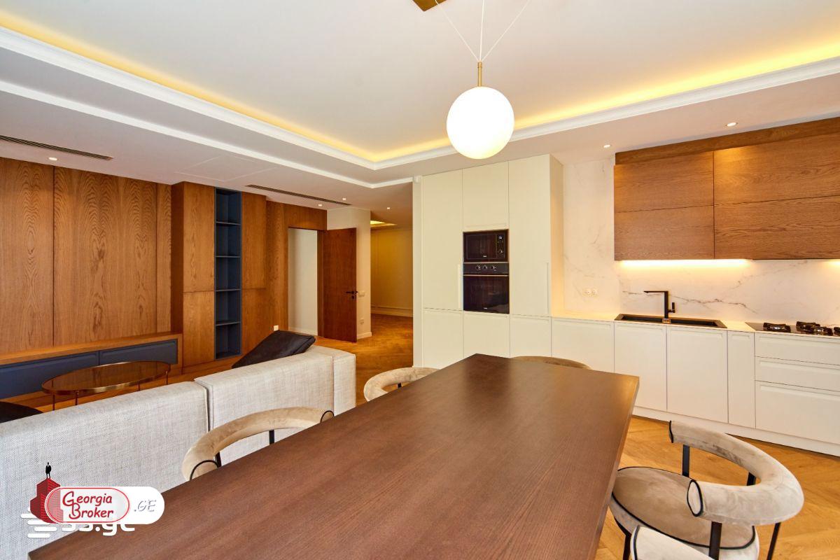 nearly repaired 3-room apartment for sale