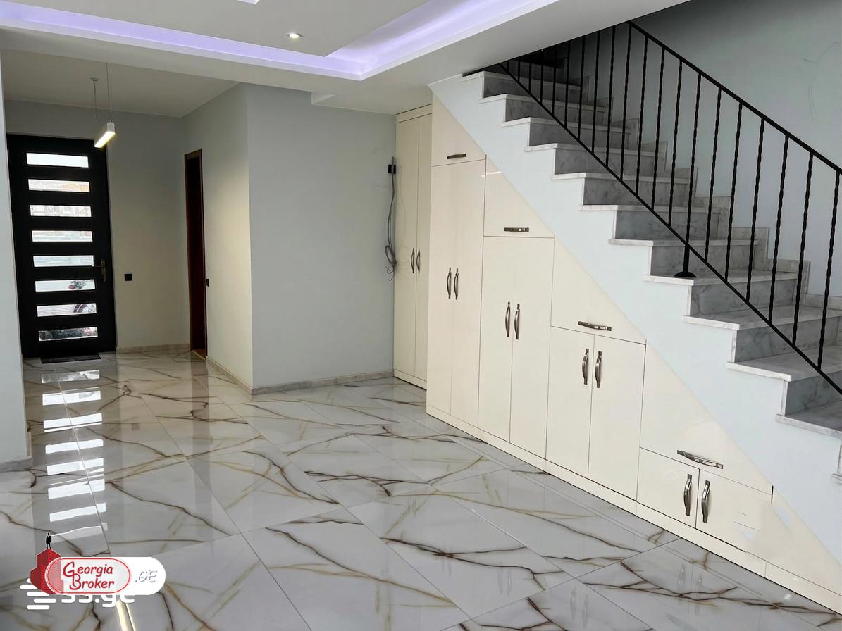 nearly repaired 6-room house for sale