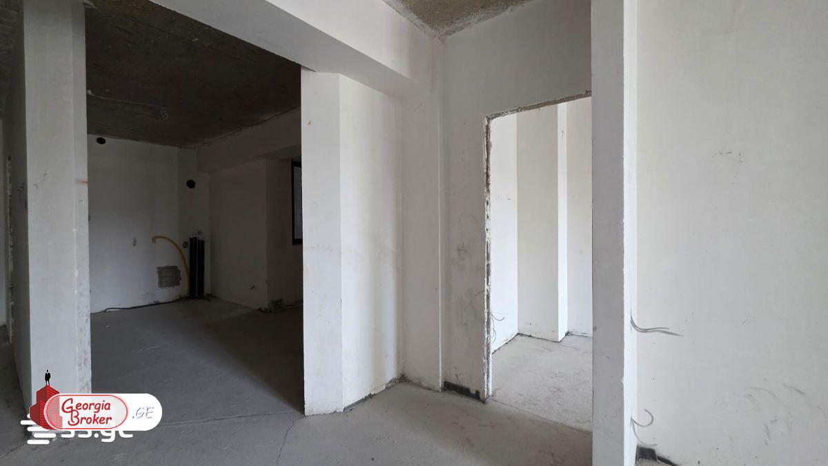 nearly repaired 4-room apartment for sale