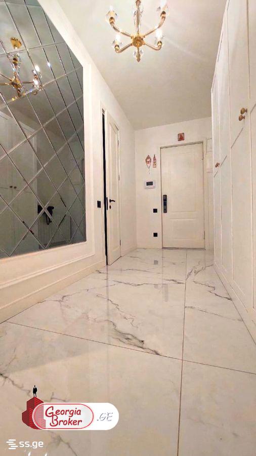 nearly repaired 4-room apartment for rent