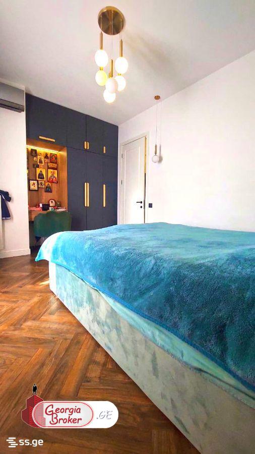 nearly repaired 4-room apartment for rent