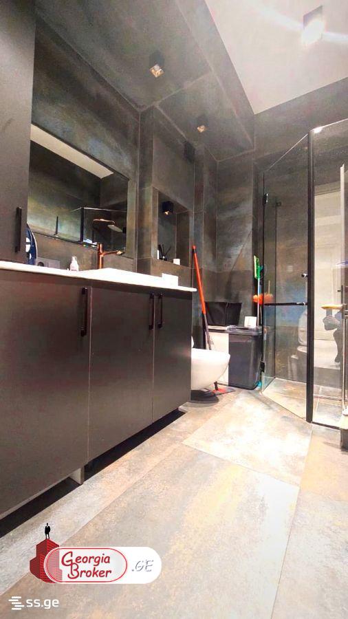 nearly repaired 4-room apartment for rent