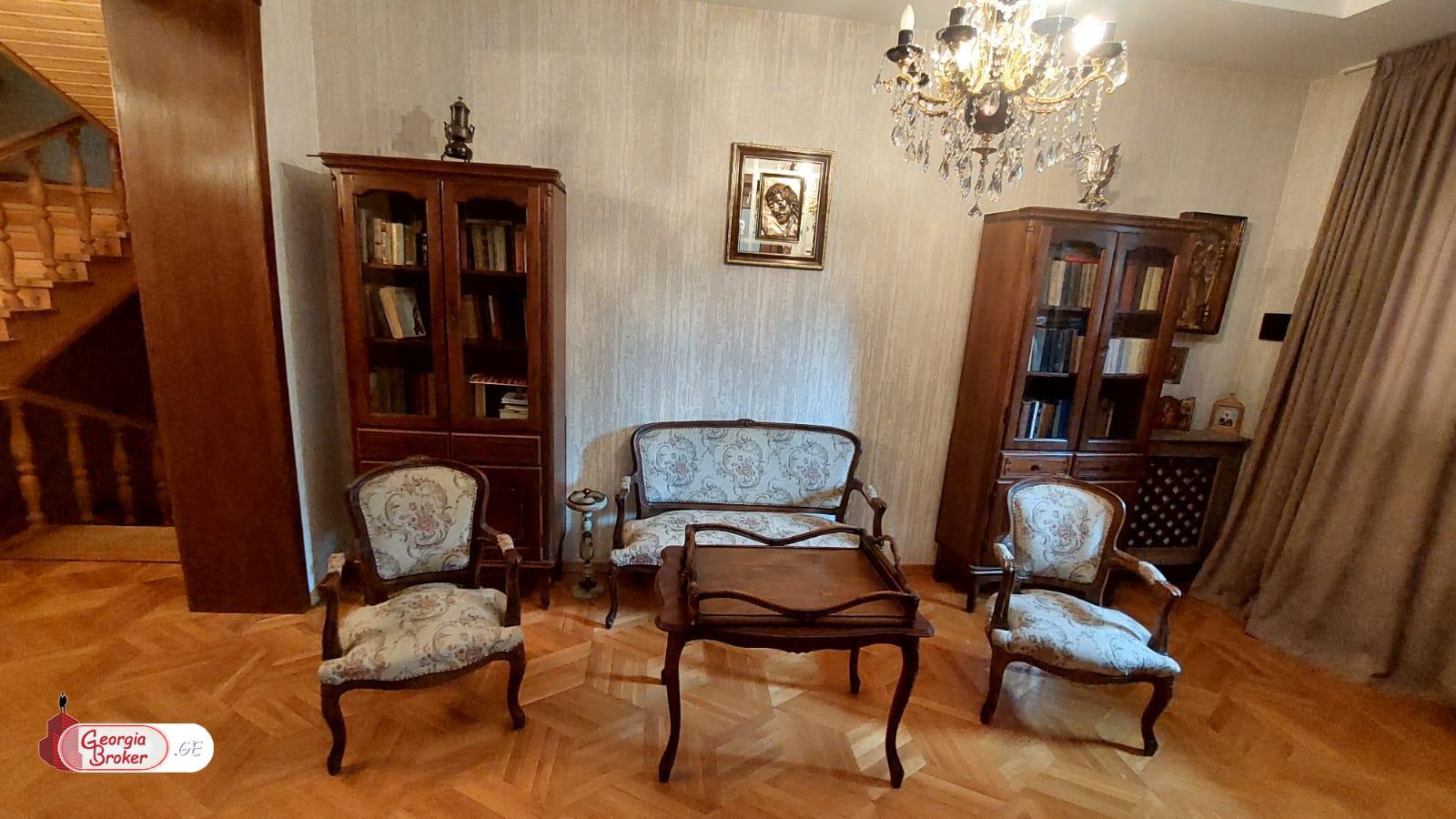 в аренду дом с новым ремонтом 10-комнат