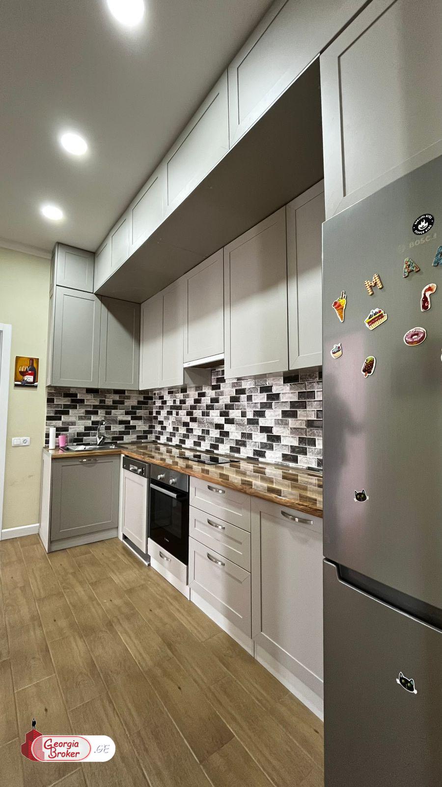 продается квартира с новым ремонтом 3-комнаты