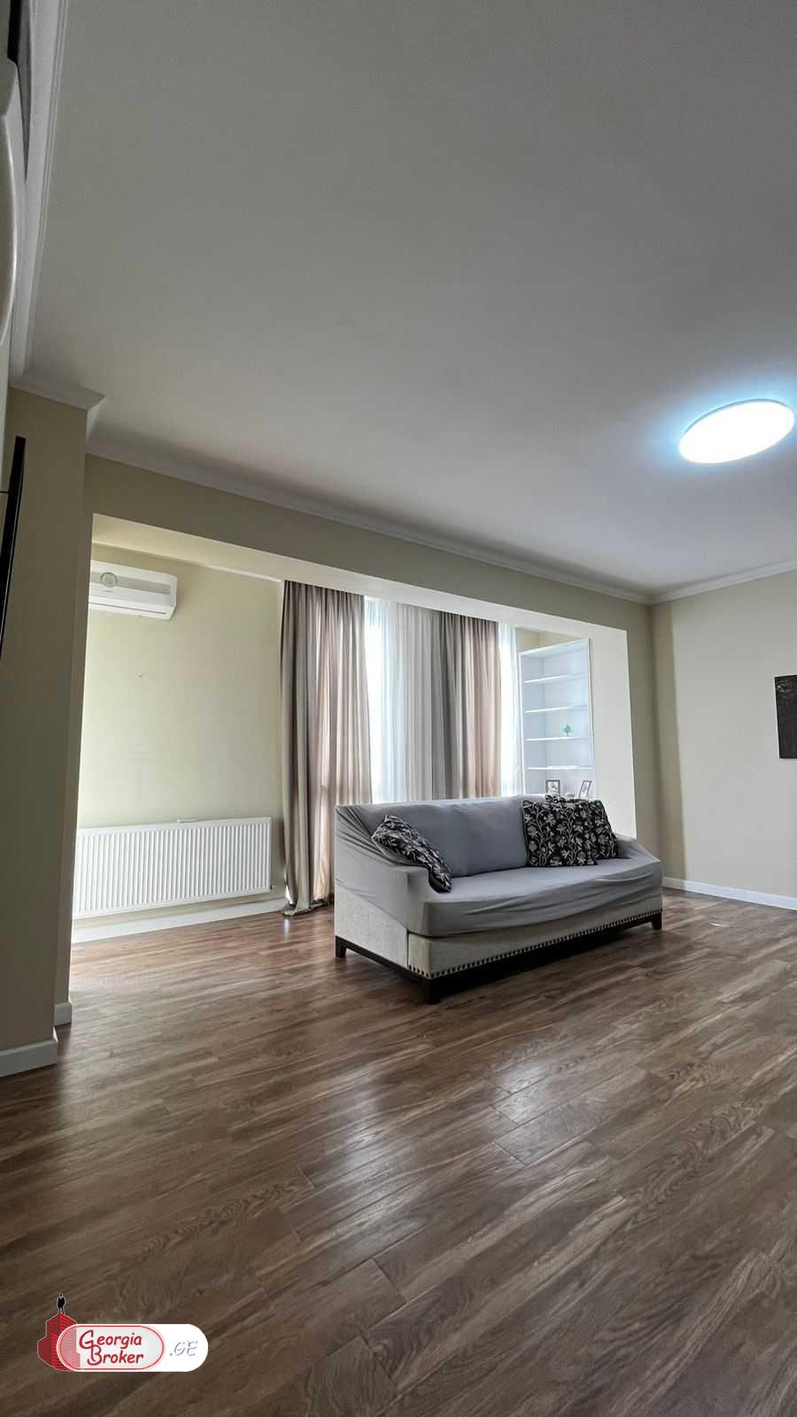 продается квартира с новым ремонтом 3-комнаты