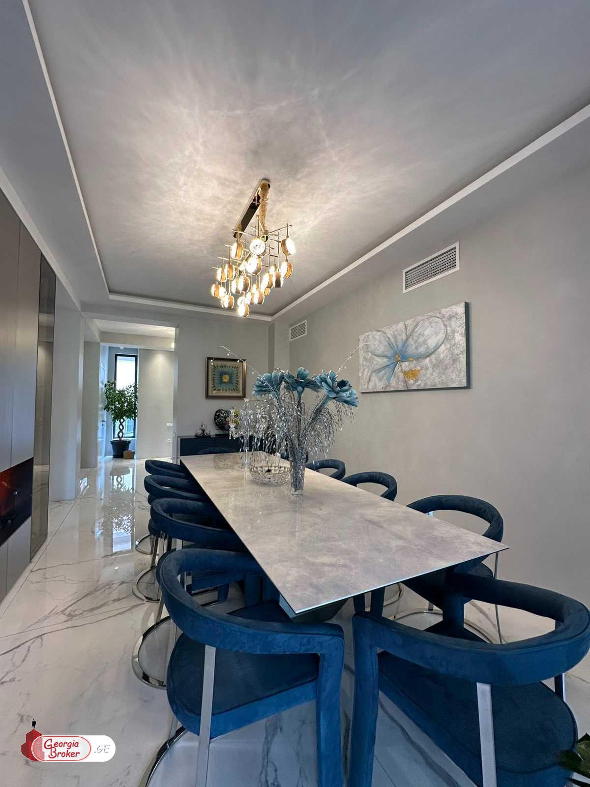 nearly repaired 11-room house for sale