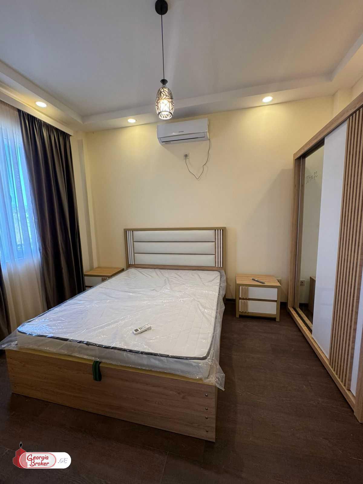 იყიდება ახალი გარემონტებული 4 ოთახიანი სახლი