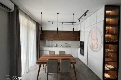 nearly repaired 5-room apartment for sale