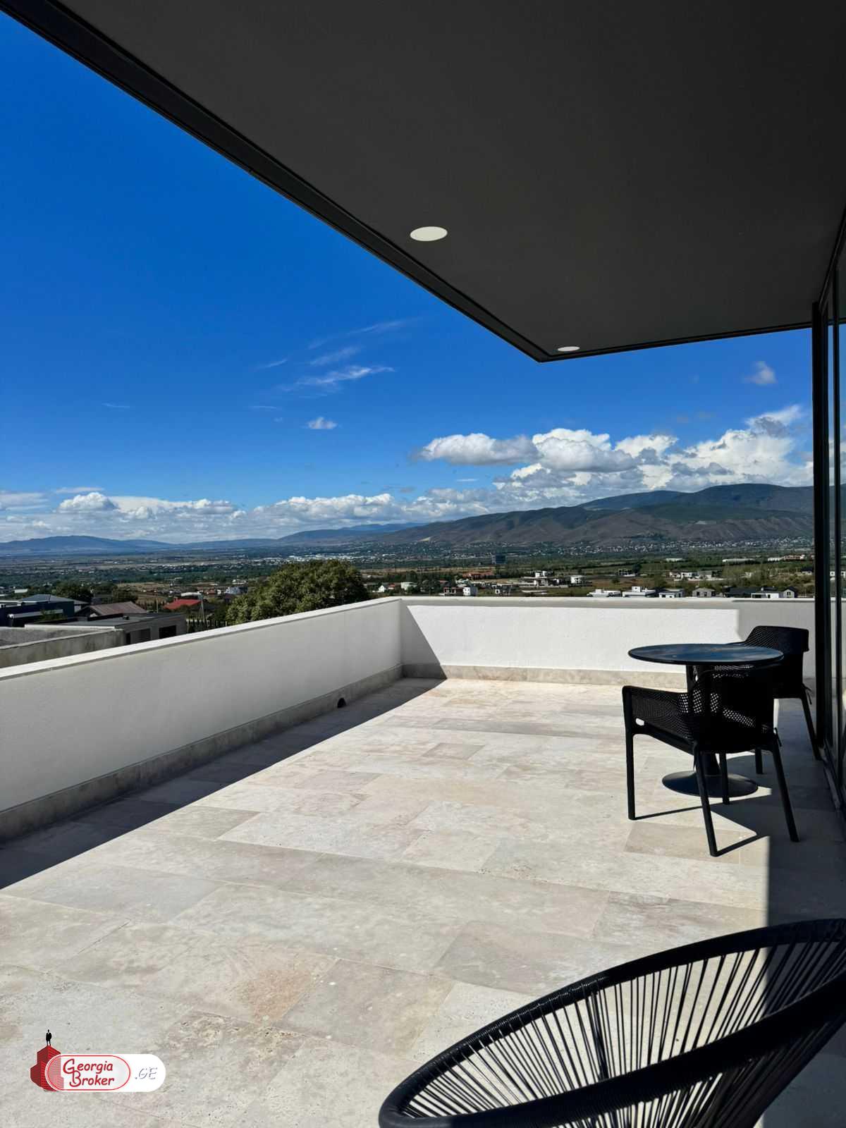 nearly repaired 7-room house for sale