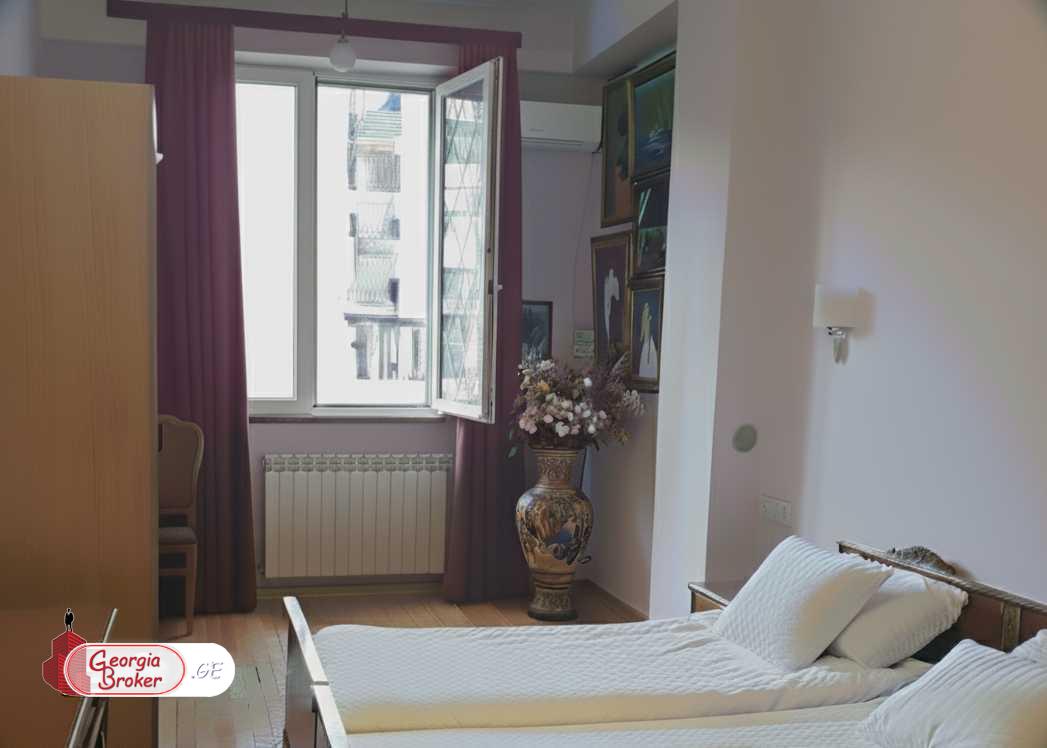 იყიდება ახალი გარემონტებული 5 ოთახიანი ბინა