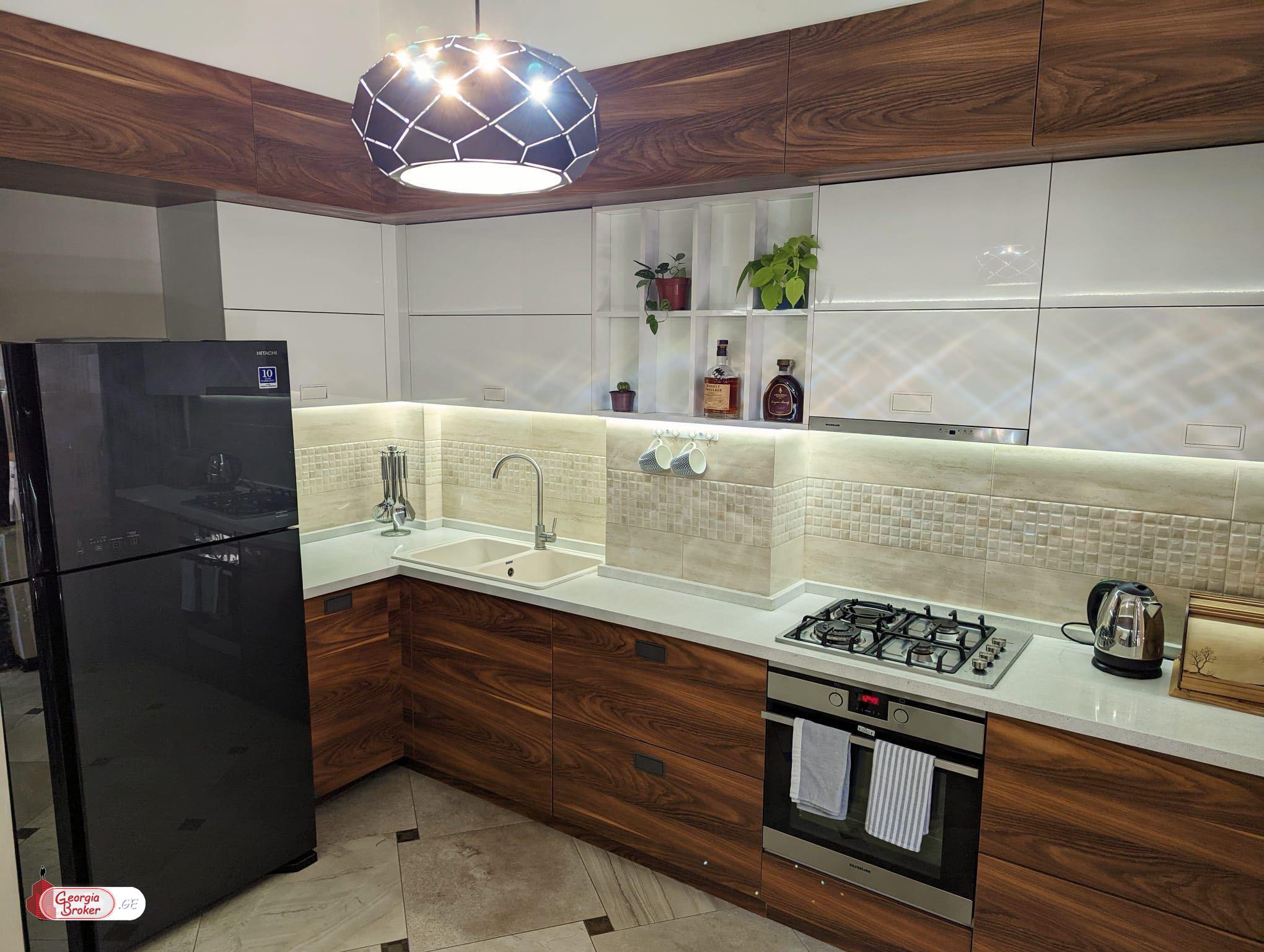 იყიდება ახალი გარემონტებული 3 ოთახიანი ბინა