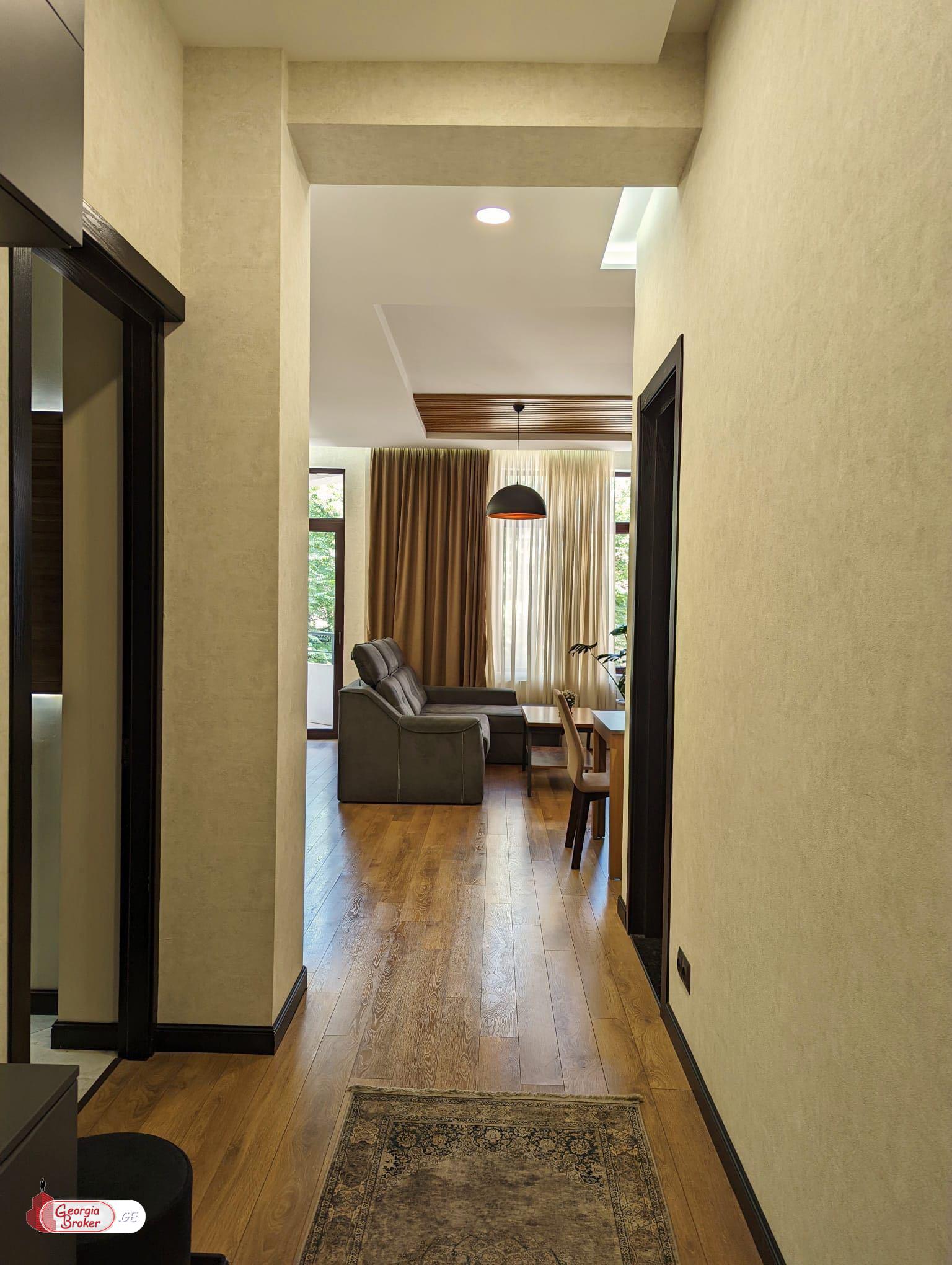 იყიდება ახალი გარემონტებული 3 ოთახიანი ბინა