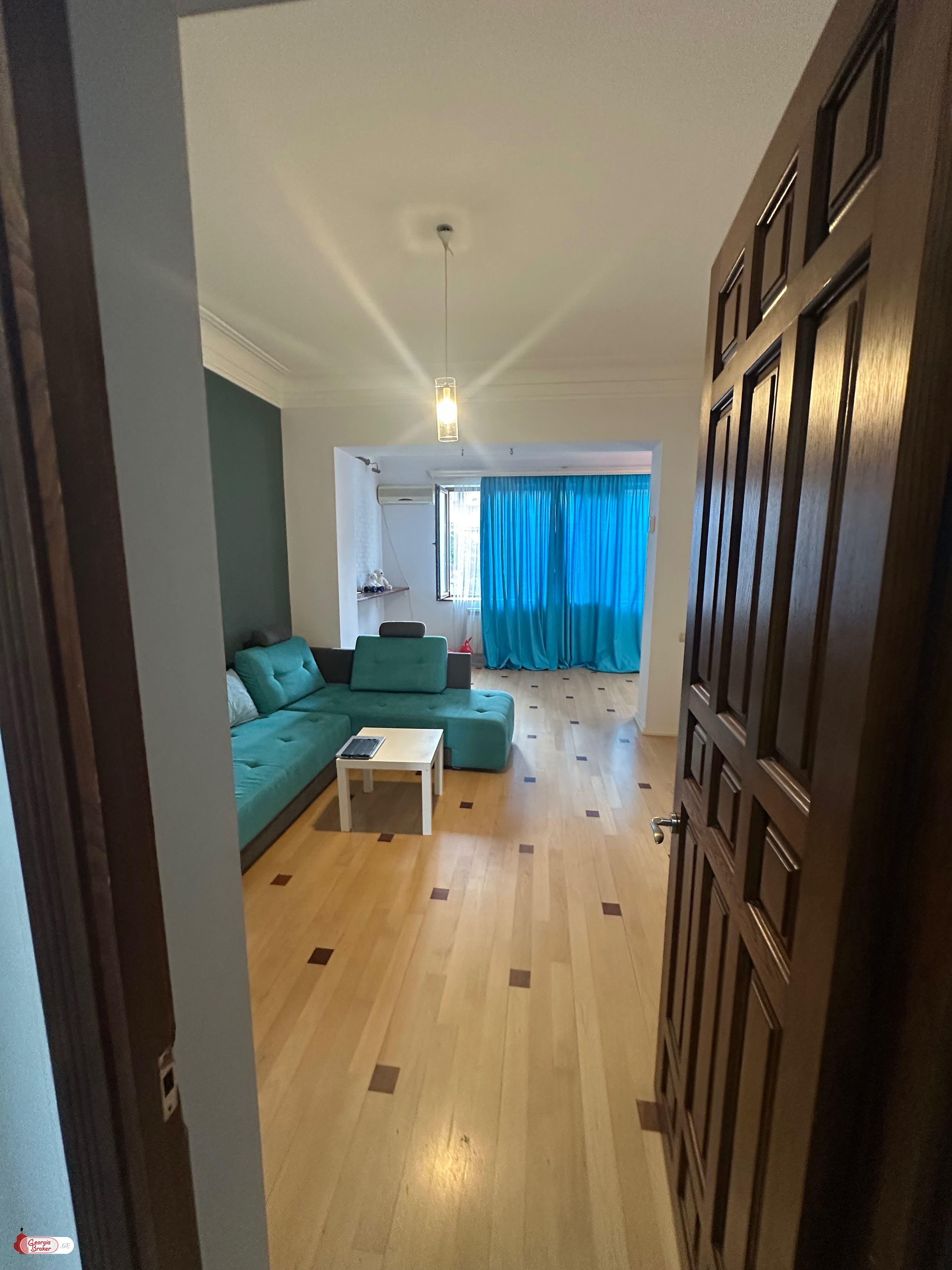 იყიდება ახალი გარემონტებული 4 ოთახიანი ბინა