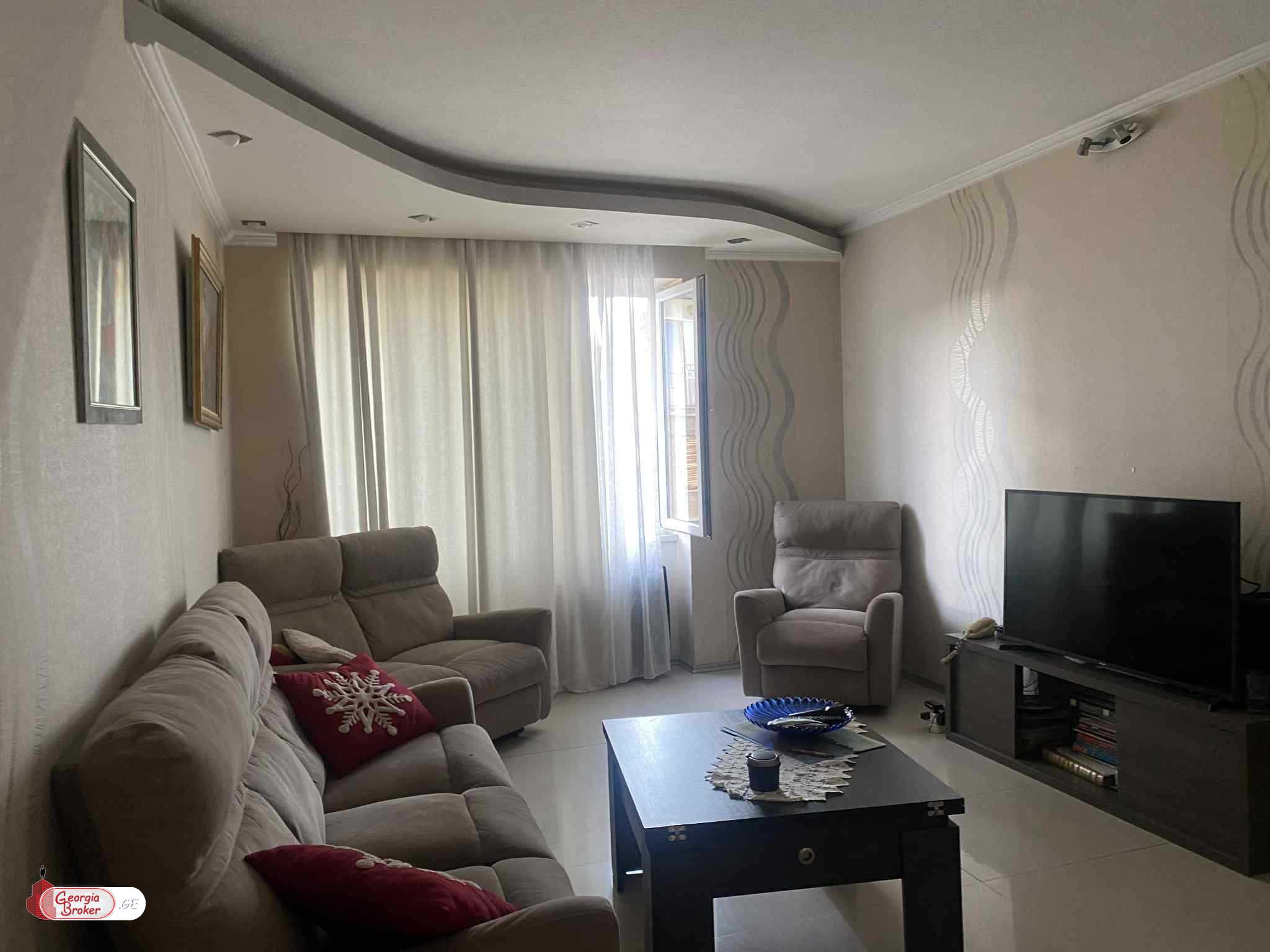 იყიდება ახალი გარემონტებული 4 ოთახიანი ბინა