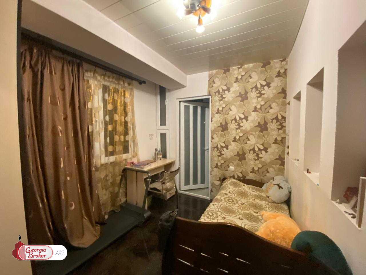 იყიდება ახალი გარემონტებული 4 ოთახიანი ბინა