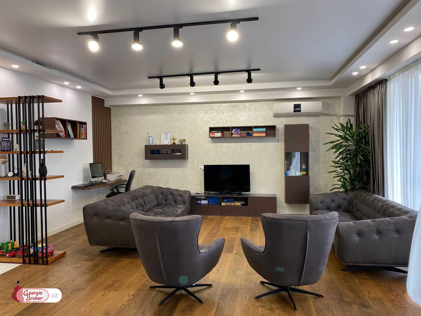 იყიდება ახალი გარემონტებული 5 ოთახიანი ბინა