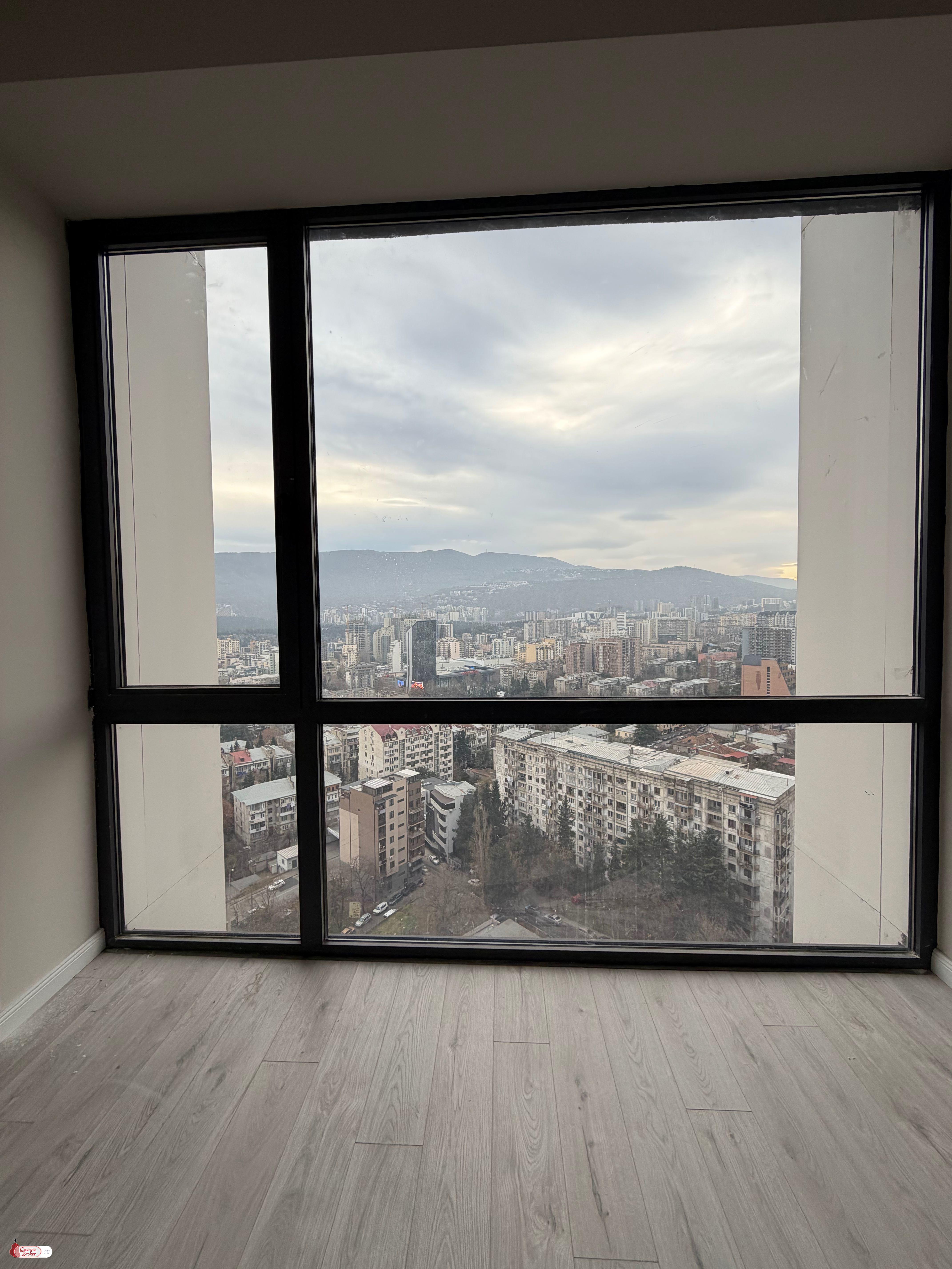 იყიდება ახალი გარემონტებული 4 ოთახიანი ბინა