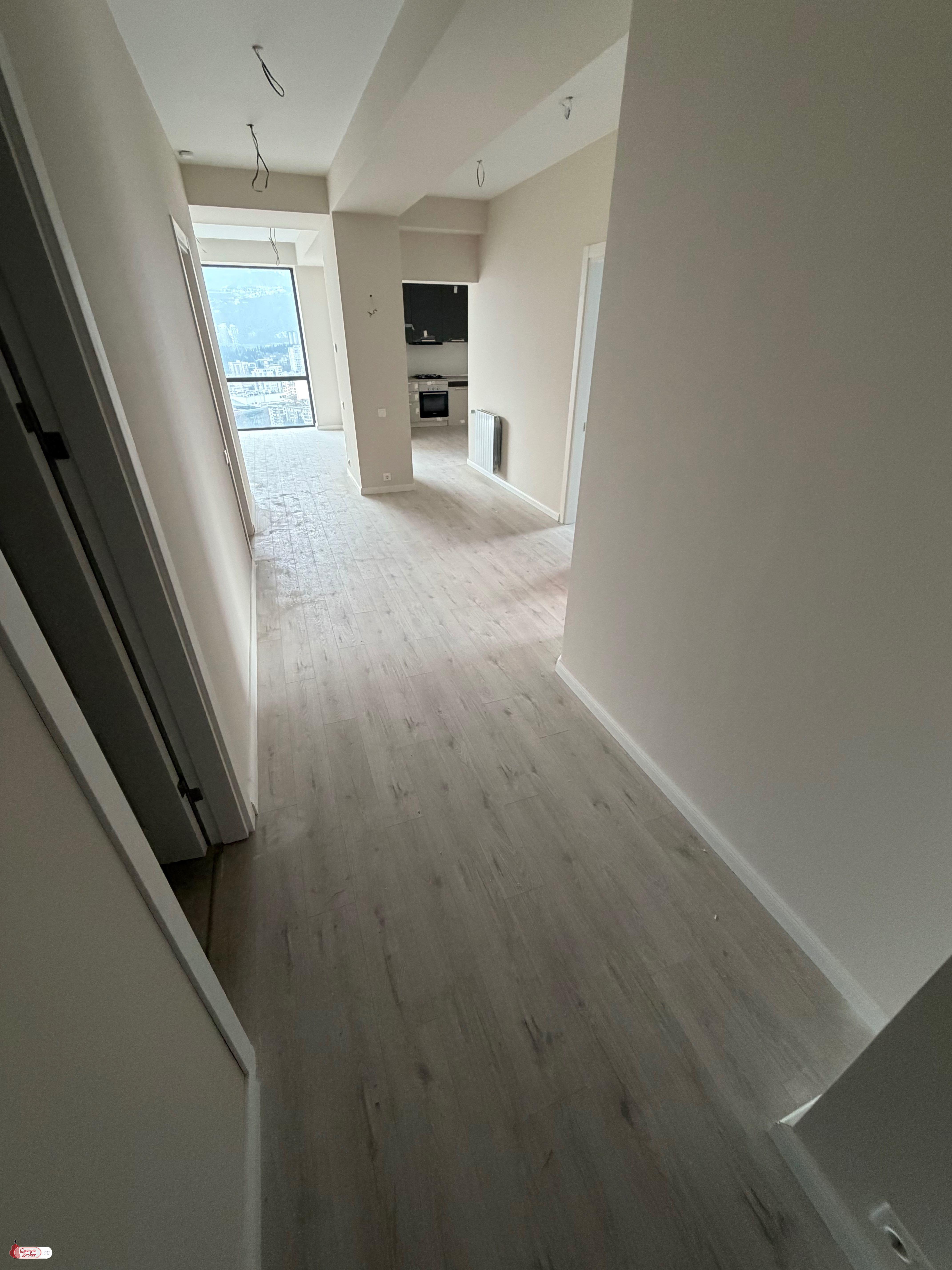 იყიდება ახალი გარემონტებული 4 ოთახიანი ბინა