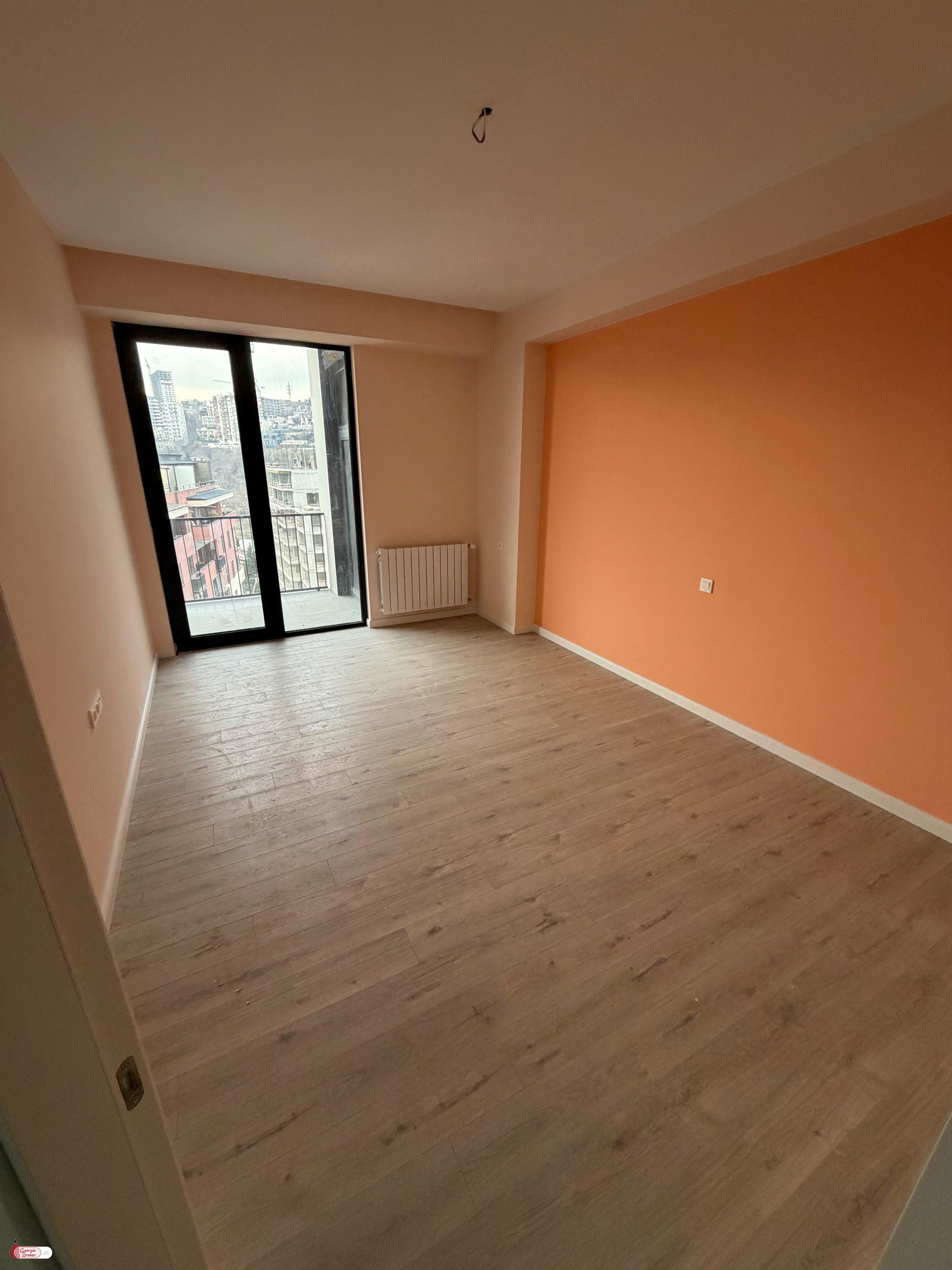 იყიდება ახალი გარემონტებული 4 ოთახიანი ბინა