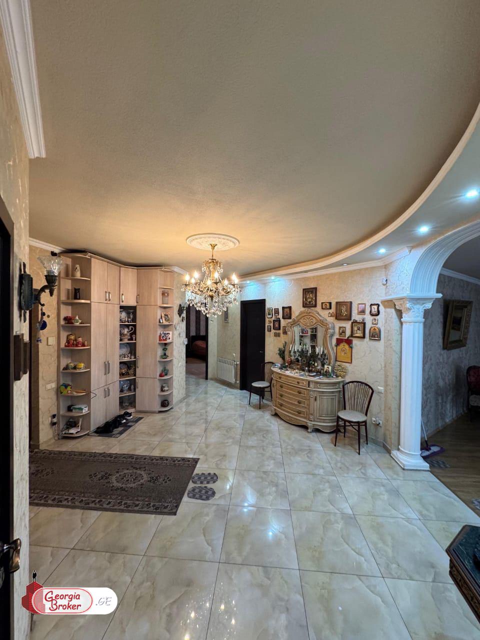 nearly repaired 3-room apartment for sale