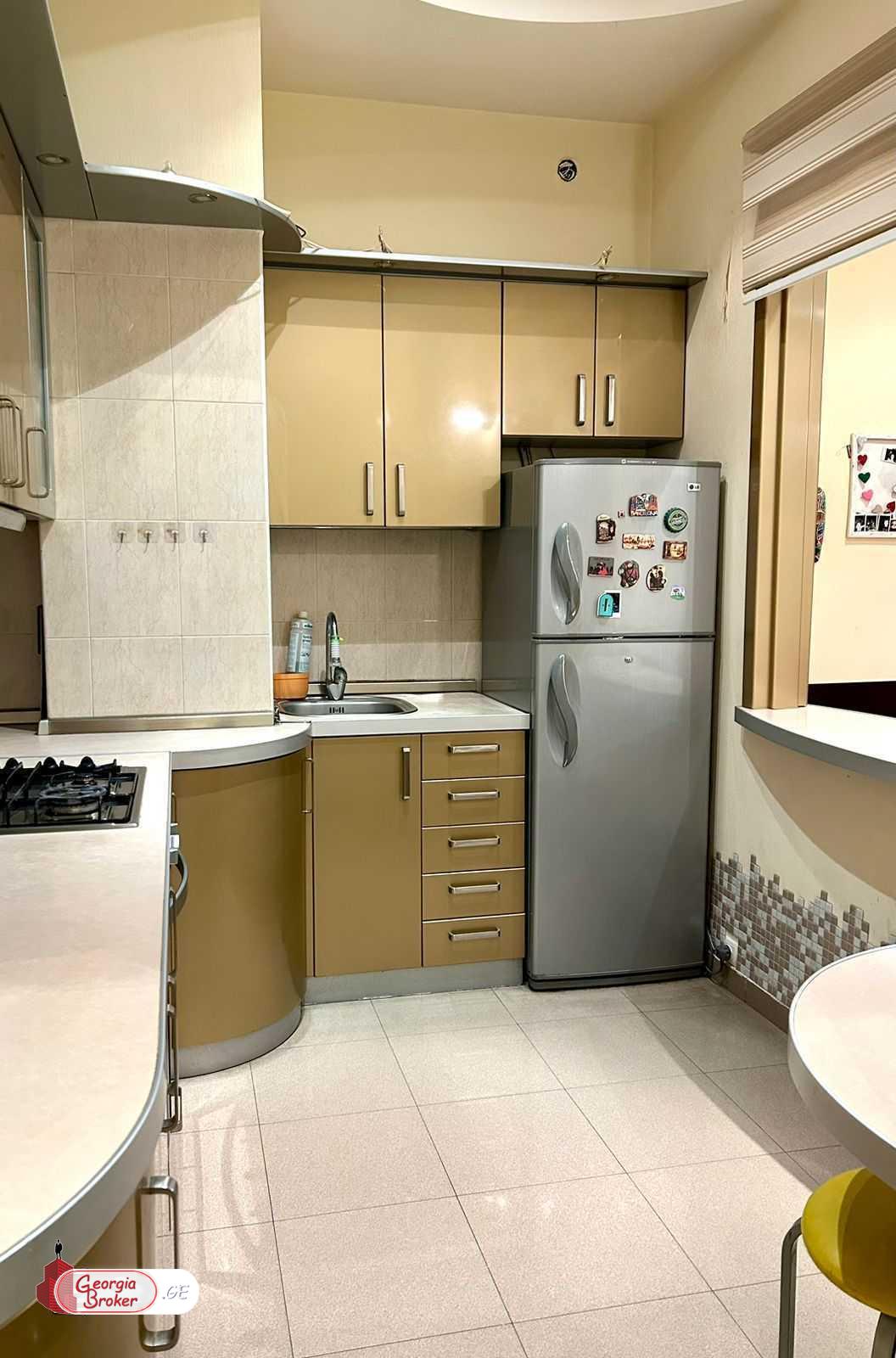 nearly repaired 2-room apartment for sale