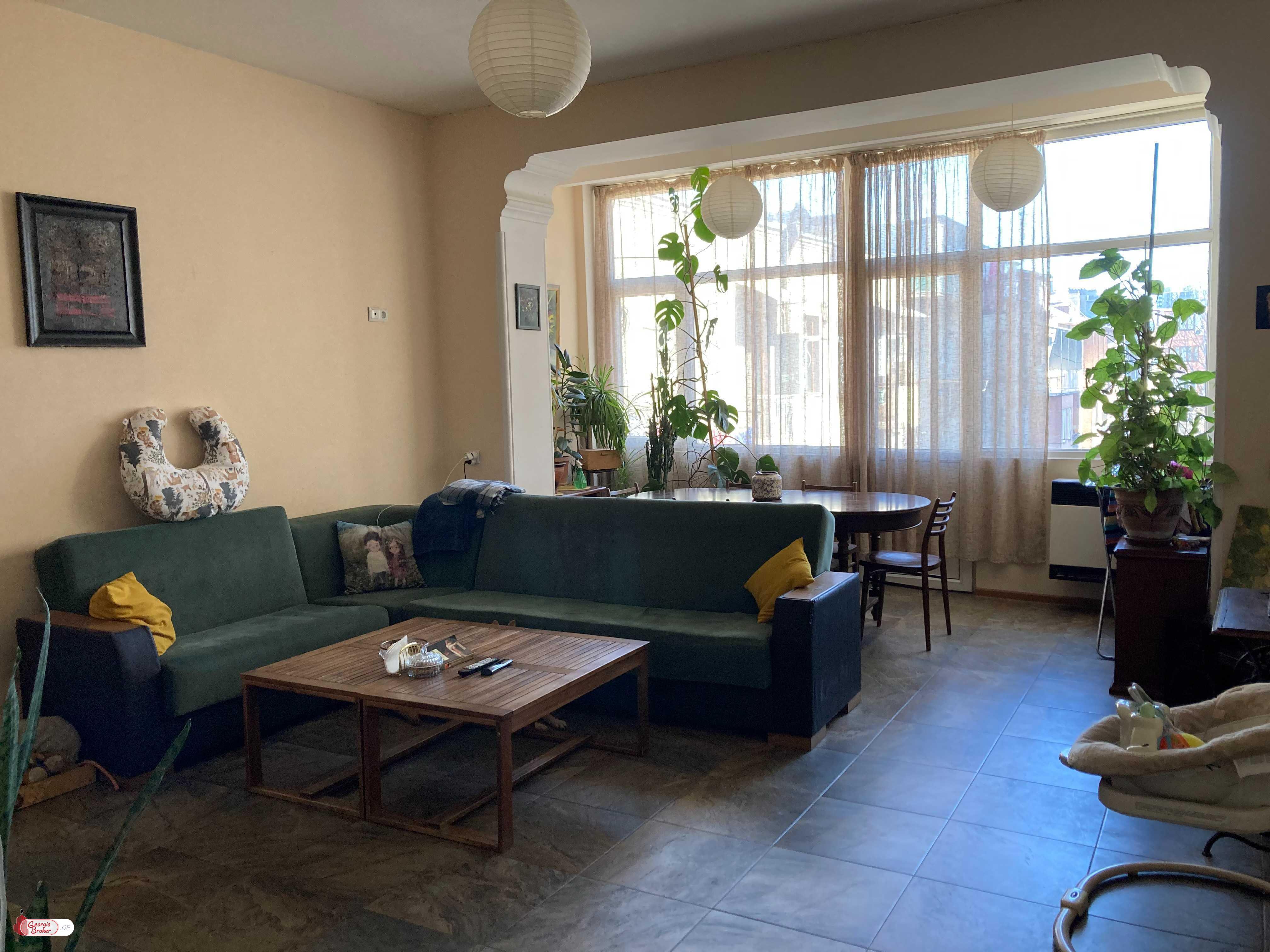 nearly repaired 2-room apartment for sale