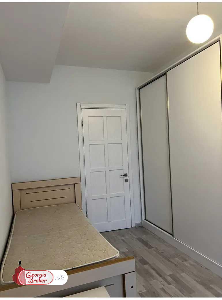 იყიდება ახალი გარემონტებული 3 ოთახიანი ბინა