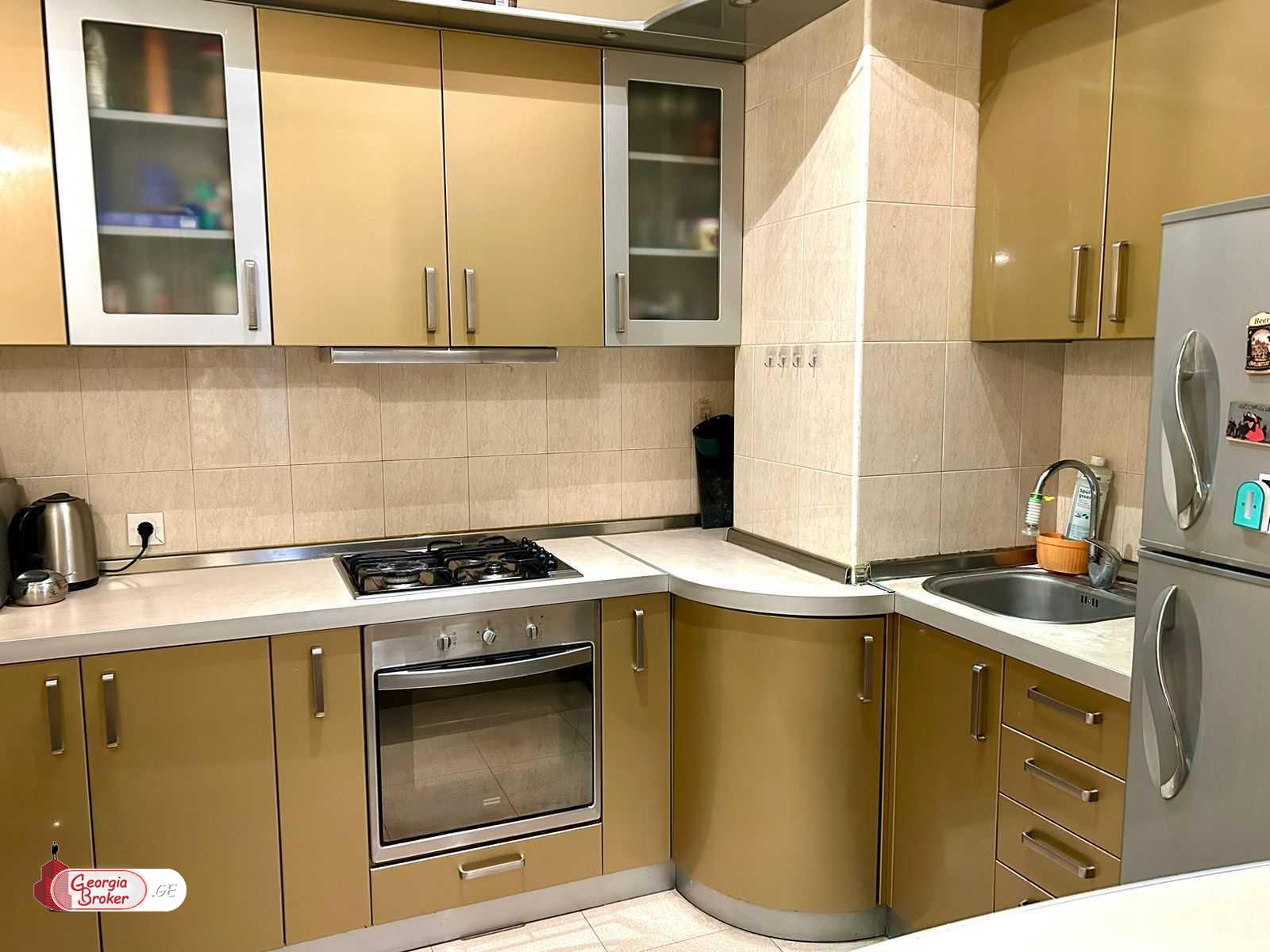 nearly repaired 2-room apartment for sale