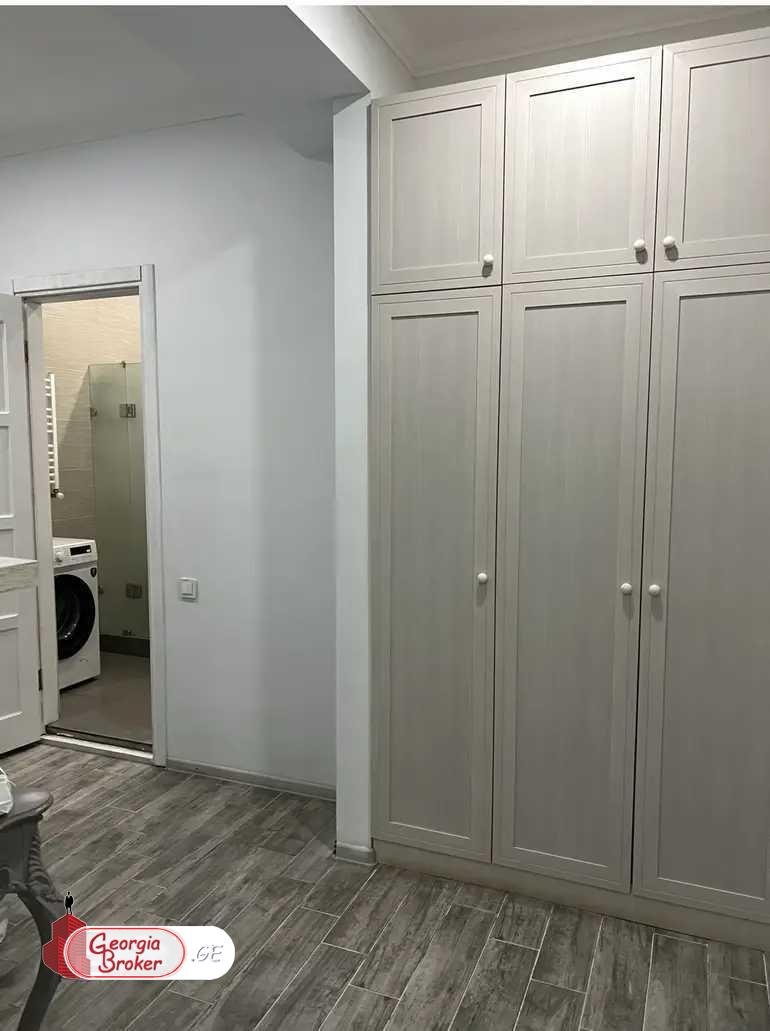 იყიდება ახალი გარემონტებული 3 ოთახიანი ბინა