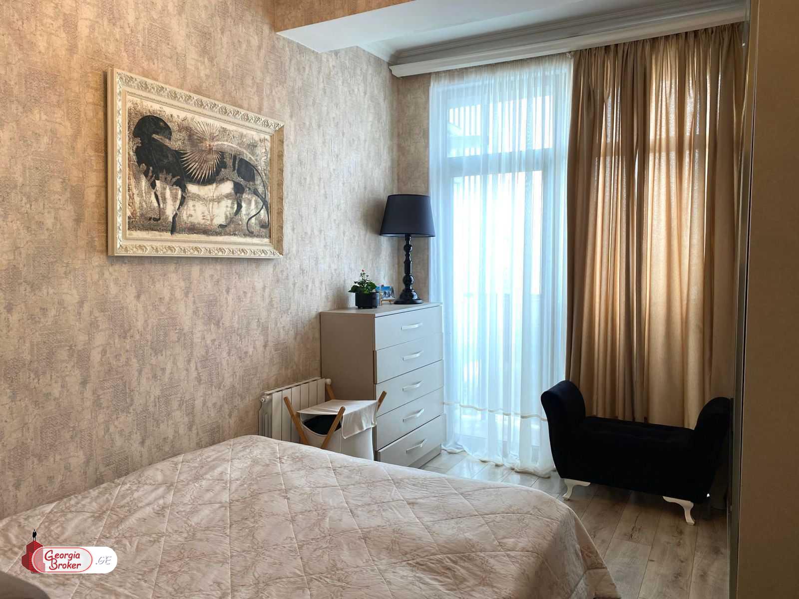 იყიდება ახალი გარემონტებული 3 ოთახიანი ბინა