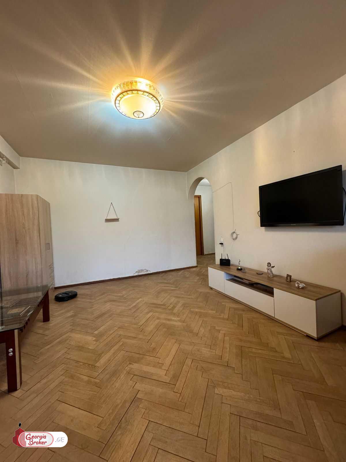 продается квартира с новым ремонтом 3-комнаты