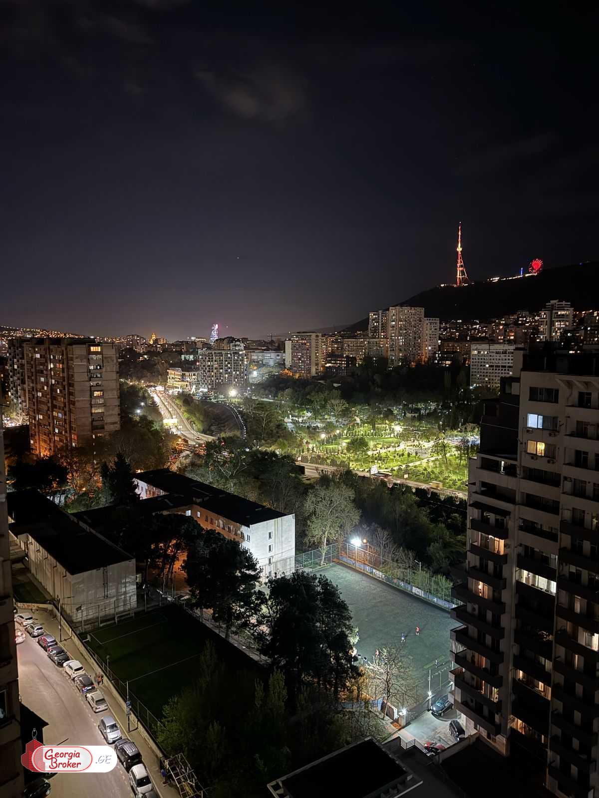 продается квартира с новым ремонтом 3-комнаты