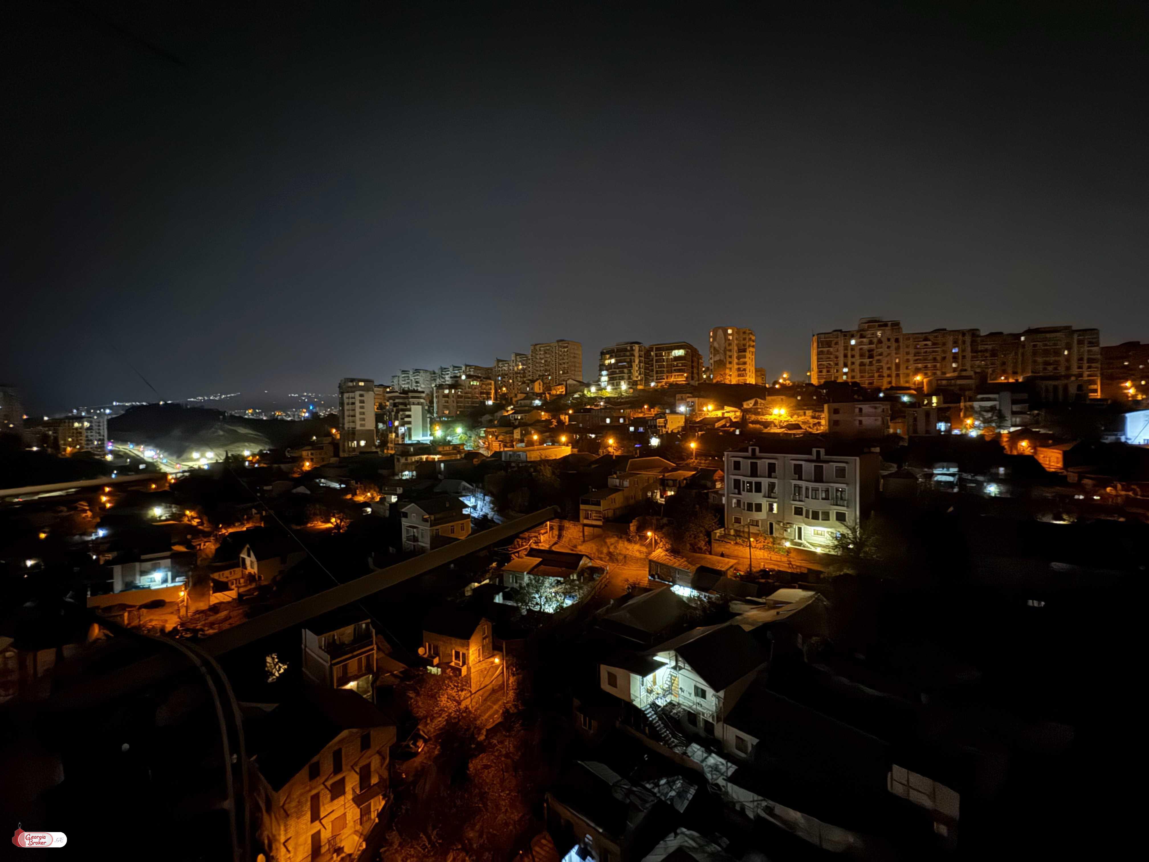 продается квартира с новым ремонтом 3-комнаты