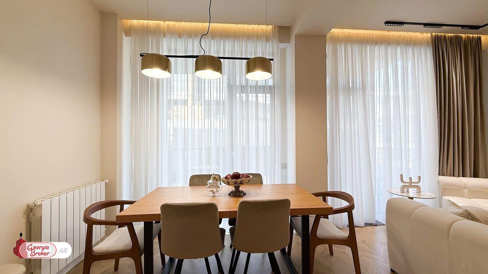 продается квартира с новым ремонтом 3-комнаты