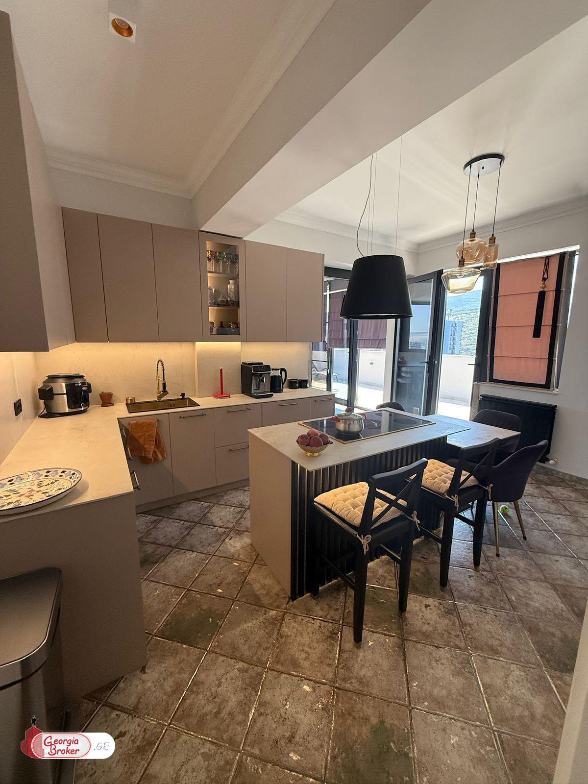 nearly repaired 6-room apartment for sale