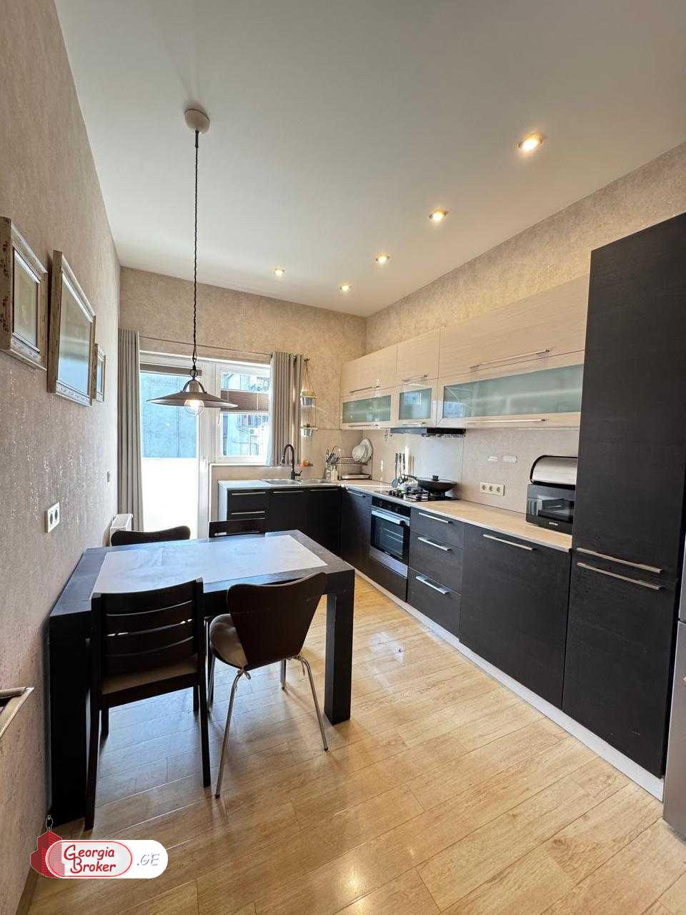 იყიდება ახალი გარემონტებული 3 ოთახიანი ბინა