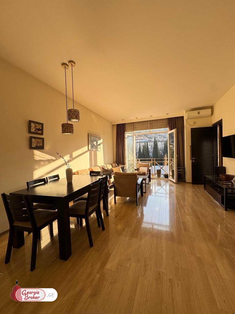 იყიდება ახალი გარემონტებული 3 ოთახიანი ბინა