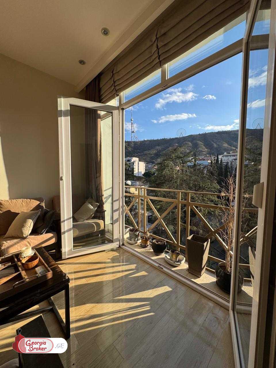 იყიდება ახალი გარემონტებული 3 ოთახიანი ბინა