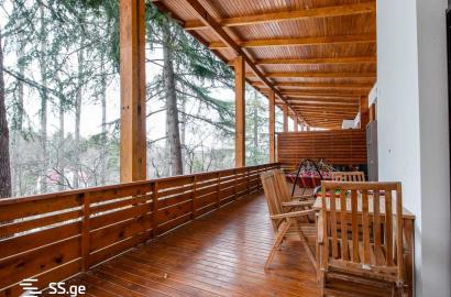 იყიდება ახალი გარემონტებული 10 ოთახიანი სახლი