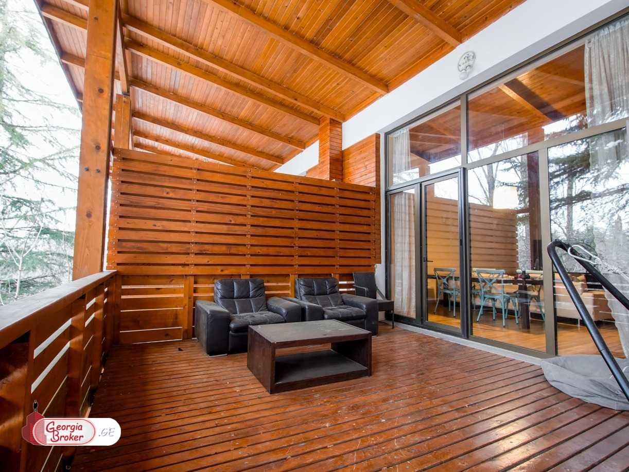 продается дом с новым ремонтом 10-комнат